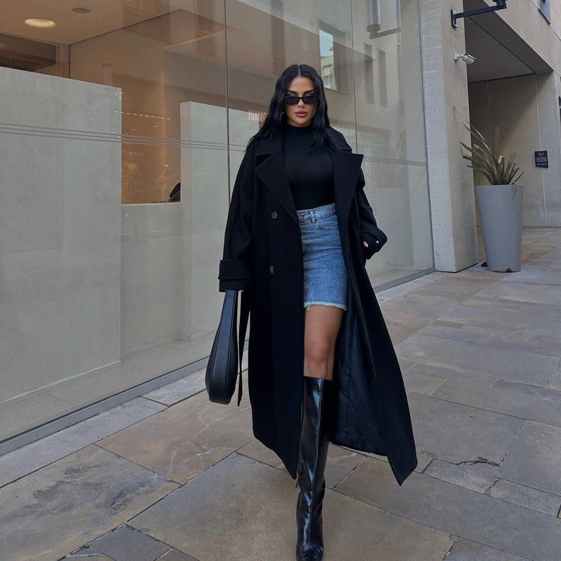 Manteau long en cachemire à ceinture et détails aux poignets