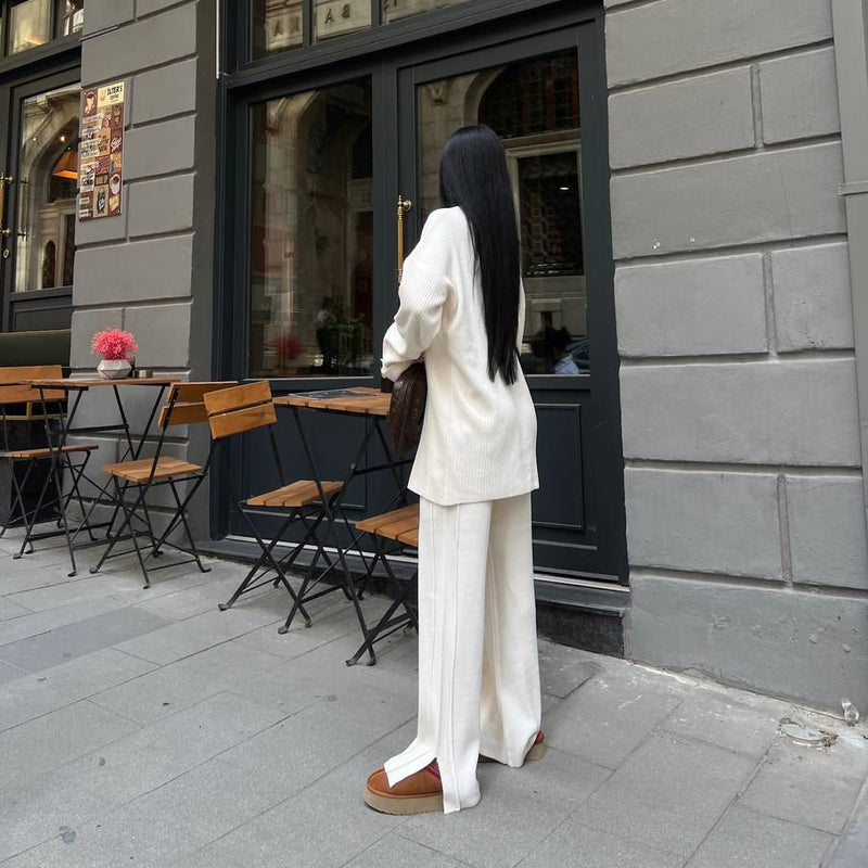 Ensemble noir ample avec ourlet contrastant